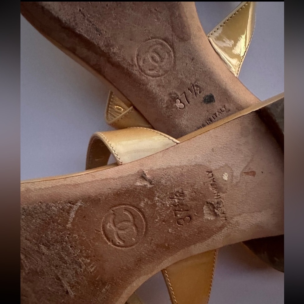 CHANEL Women's Yellow Sandals with Gold Cc. - Picture 6 of 15